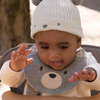 Mayoral Βρεφικό Κρεμ Σετ Σκούφος & Ριγέ Καλτσάκια με Αρκουδάκι