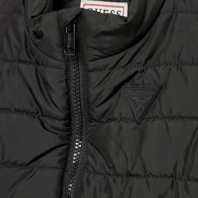 Guess Παιδικό Μαύρο Αμάνικο Καπιτονέ Μπουφάν