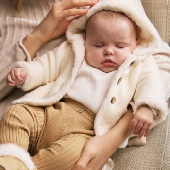 Mayoral – Βρεφική Κρεμ Πλεκτή Ζακέτα με Κουκούλα Mayoral – Βρεφική Κρεμ Πλεκτή Ζακέτα με Κουκούλα